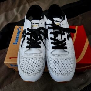 Saucony White and Black Jazz Original Sneakers with Breathable Design